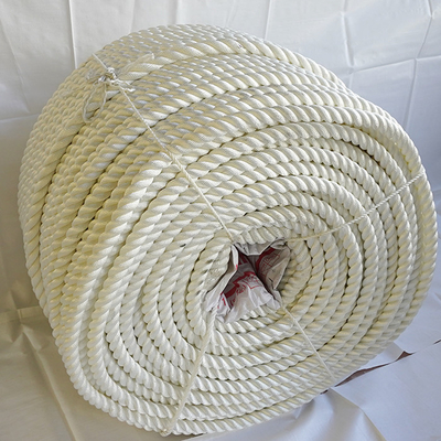 Wysokiej wytrzymałości 3 pręty skręcone 4mm-56mm Nylon Ship Mooring Rope Polyamide Sailing Yacht Rope