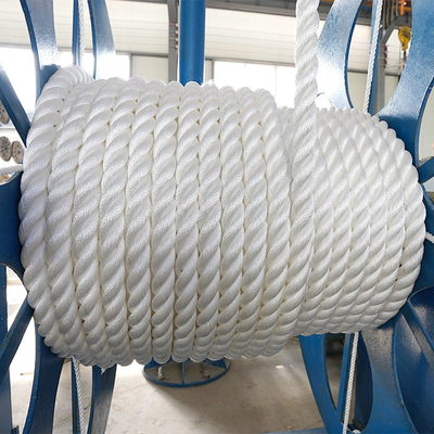 Wysokiej wytrzymałości 3 pręty skręcone 4mm-56mm Nylon Ship Mooring Rope Polyamide Sailing Yacht Rope