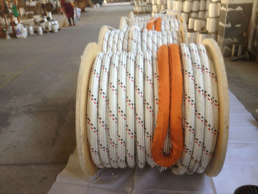 Węzeł UHMWPE z podwójnym plecionym poliesterem pokrytym 12 niciami 32mmx220m Do inżynierii morskich