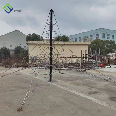 Pyramid Playset Niestandardowa siatka do wspinaczki 8x8x6m do wyposażenia placów zabaw