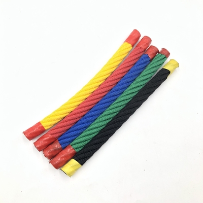 Czerwony plac zabaw Kombinacja liny odpornej na zużycie 16 mm Nylon ze stalowym rdzeniem